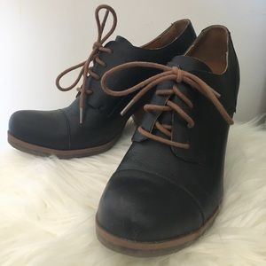 Kork shoes, barely worn.